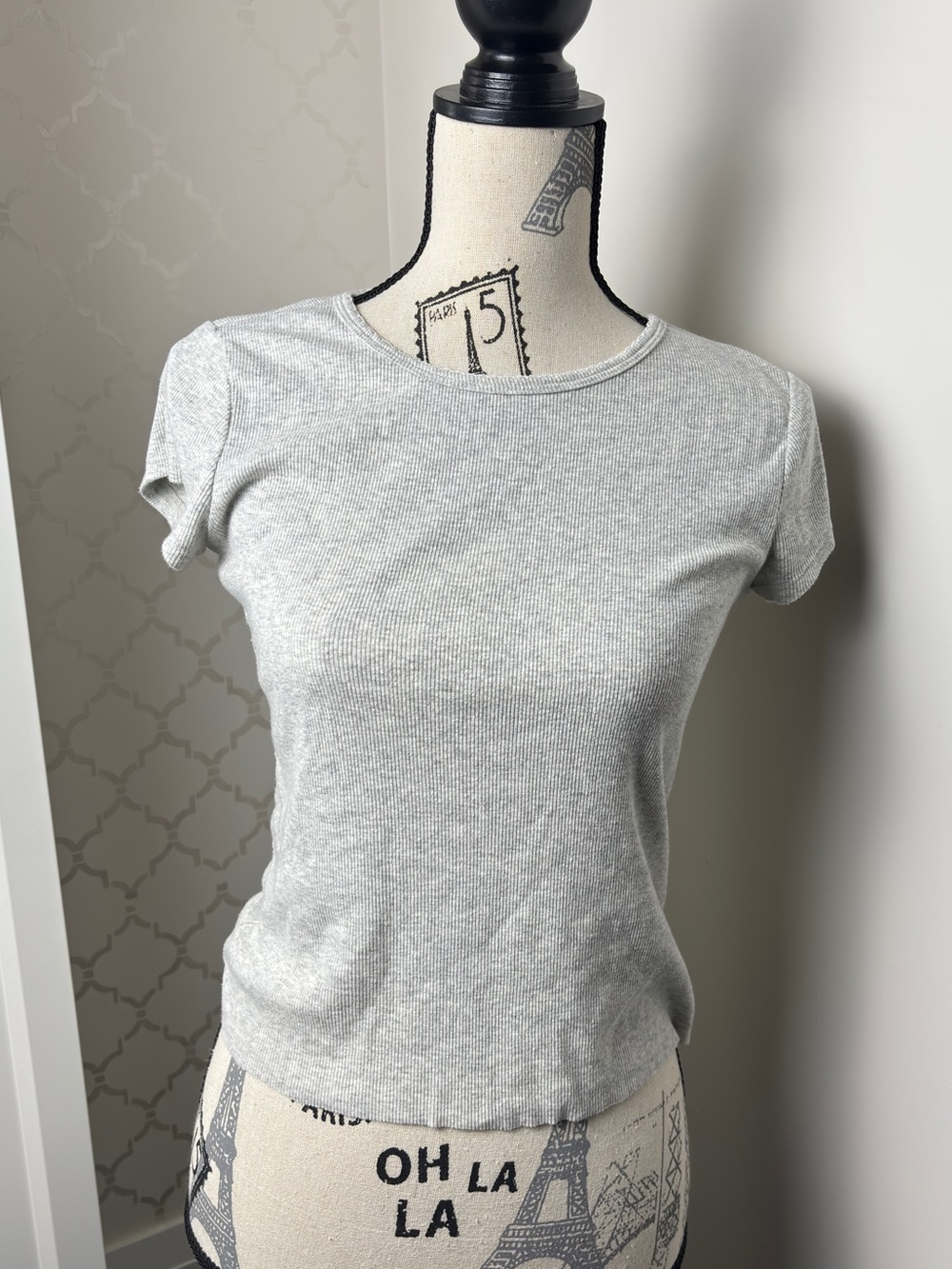 Grey Abercrombie t shirt